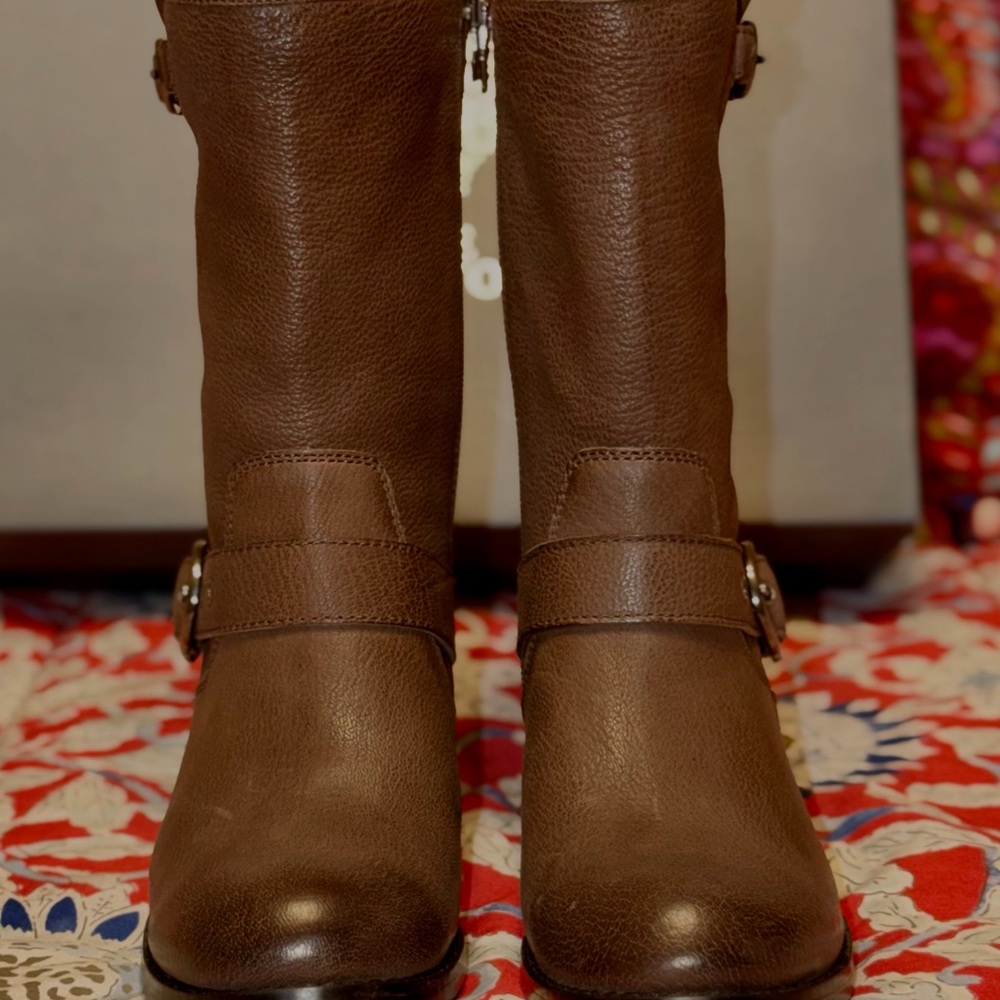 🔥NWT: Vince Camuto Brown Leather Boots - Picture 6 of 11